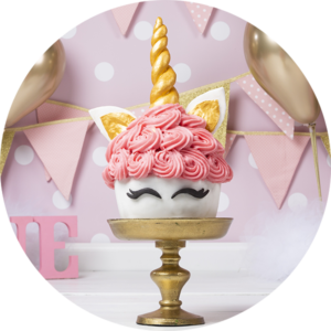 Cake Smash fotoshoot Unicorn goud en roze taart r