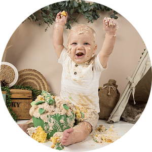 Perfecte plaatje uitnodiging baby 1 jaar fotograaf cake smash