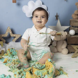 Cake smash thema in de wolken jongen blauw thema cake smash idee Helmond 525